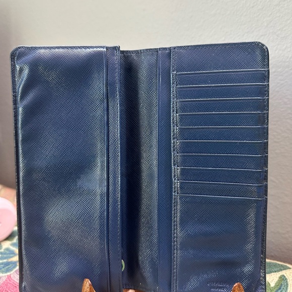AUTHENTIC PRADA WALLET - Picture 4 of 13